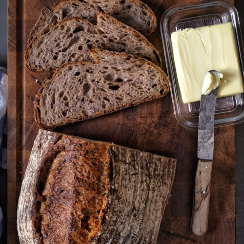 Brot mit Sauerteig und Altbrotanteil